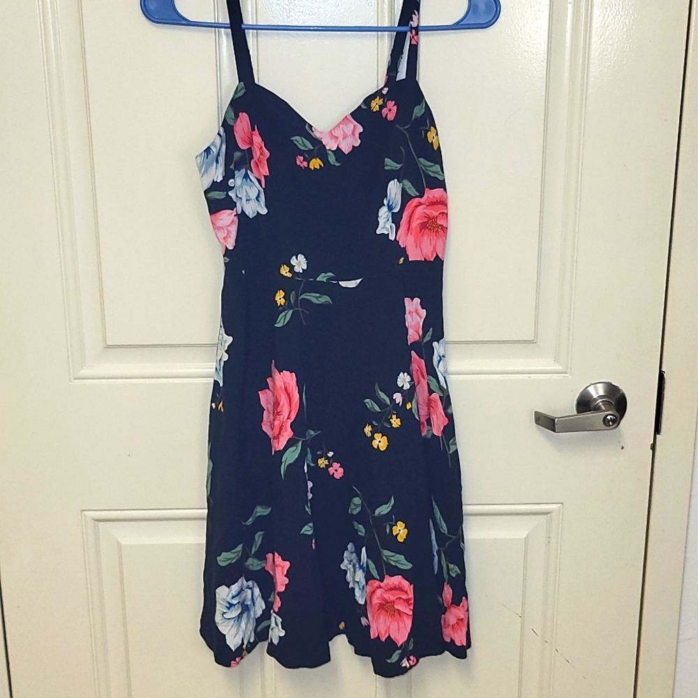 Size: S Old Navy Floral Dress
